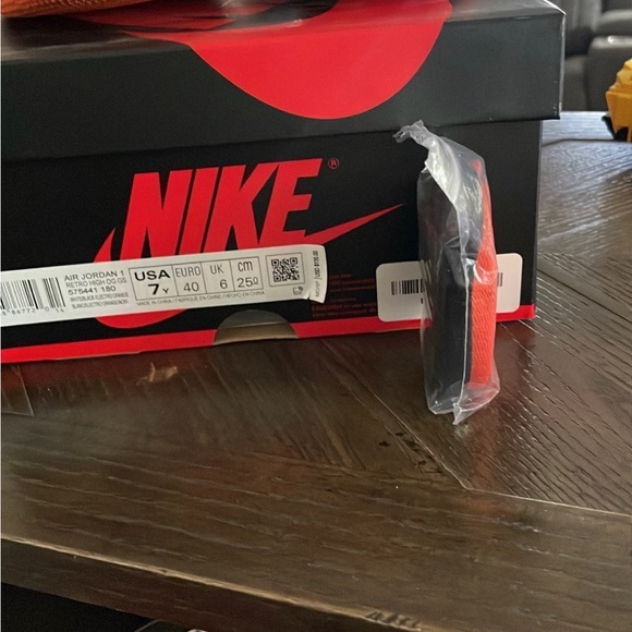 Air Jordan 1 retro high Orange electro sz 7Y Travis Scott fragment 4 5 3 11 6 - Picture 6 of 9